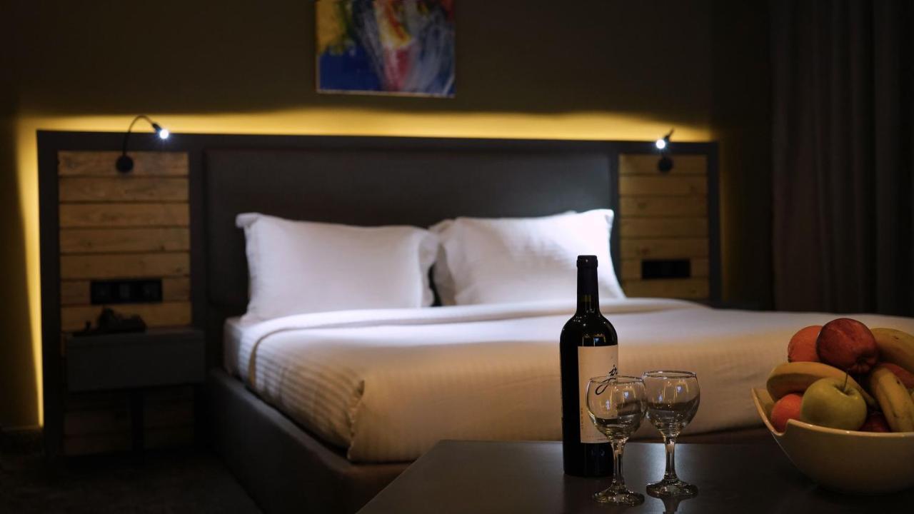 Aitch Boutique Hotel - An Lih Hotel Madaba Bagian luar foto