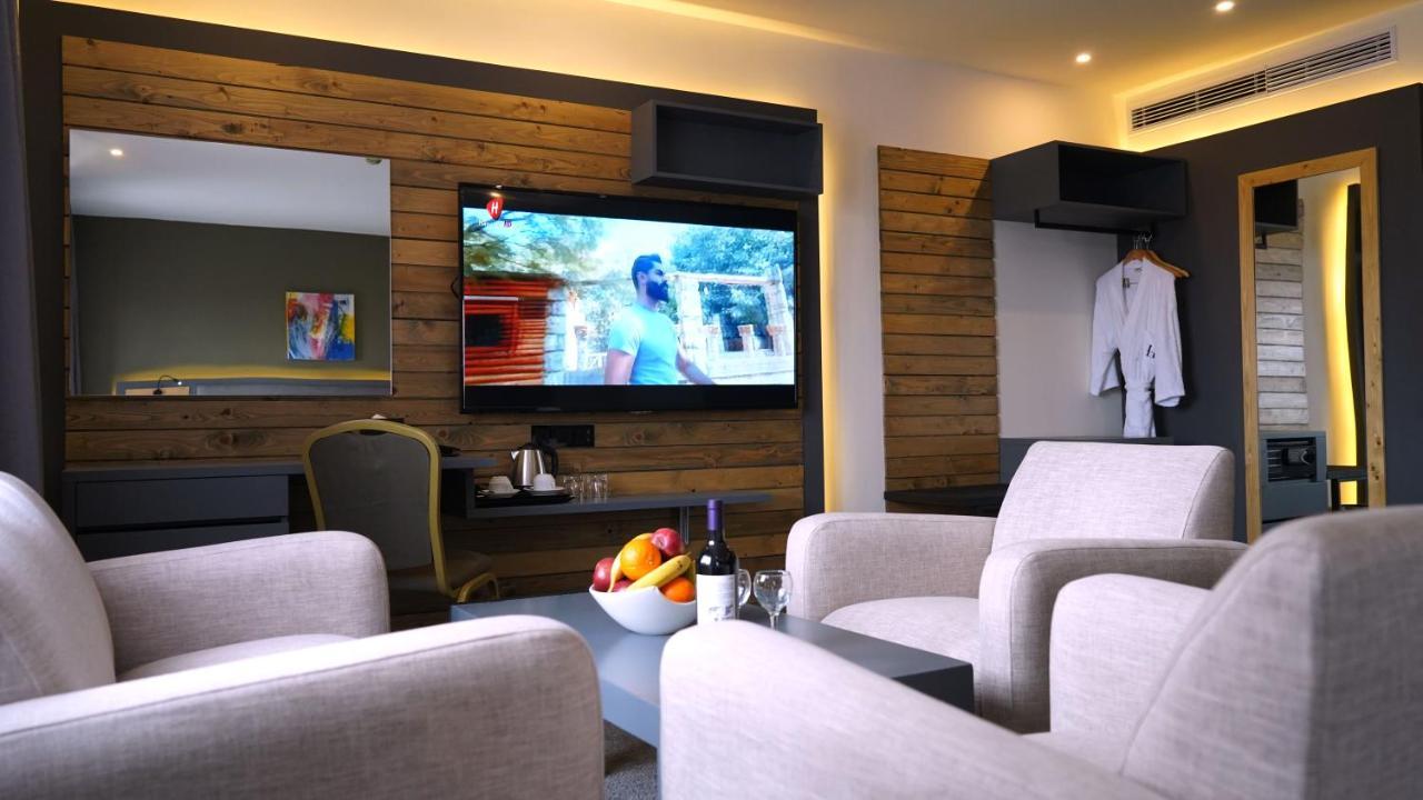 Aitch Boutique Hotel - An Lih Hotel Madaba Bagian luar foto